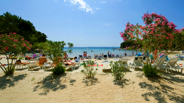 Pakostane homokos tengerpart Horvátország